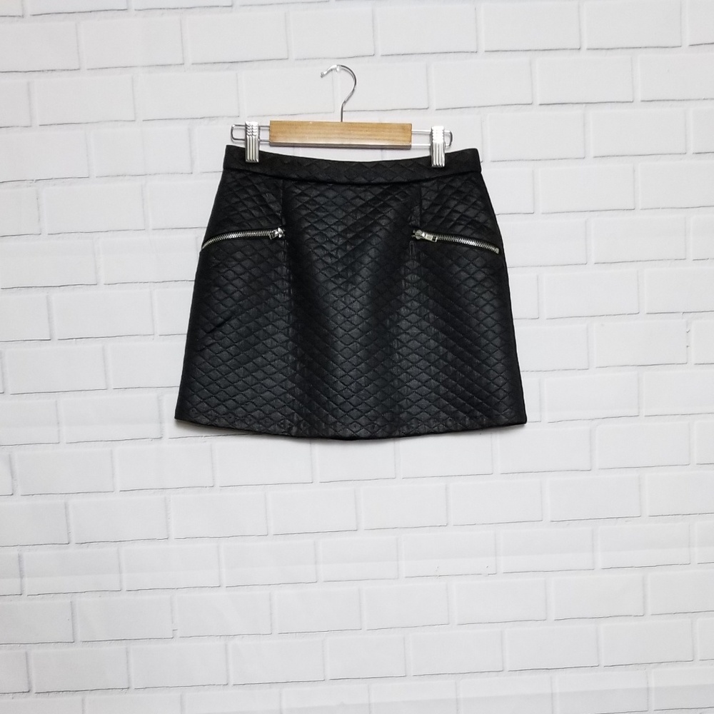 Bloomingdale's Aqua brand black quilted mini skirt